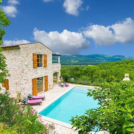 Beautiful In Outstanding Location, 10x5m Pool, Wifi, Stunning Views Brkac