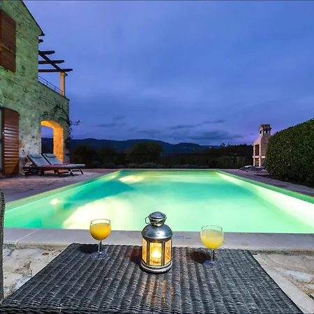 Beautiful In Outstanding Location, 10x5m Pool, Wifi, Stunning Views Brkac