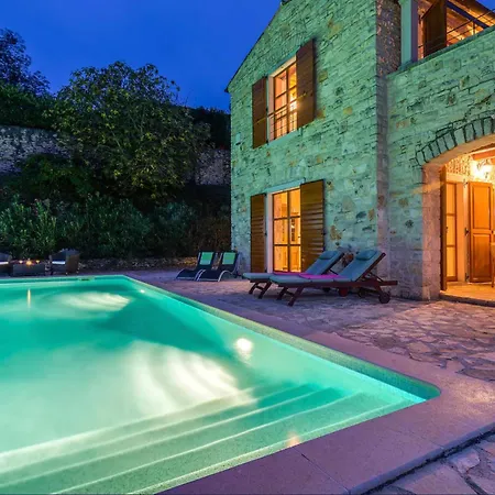 Beautiful In Outstanding Location, 10x5m Pool, Wifi, Stunning Views Villa Brkac