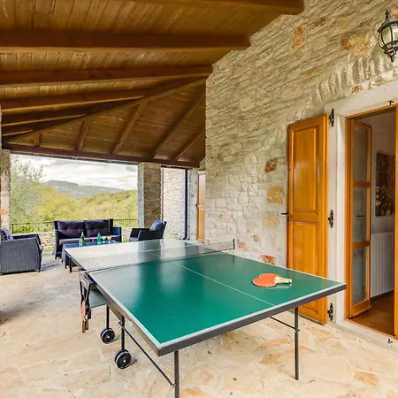 Beautiful In Outstanding Location, 10x5m Pool, Wifi, Stunning Views Villa *