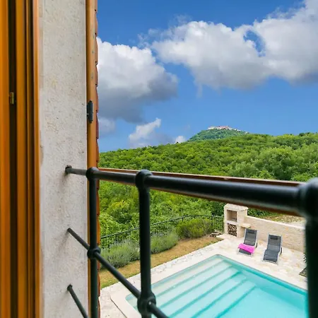 Beautiful In Outstanding Location, 10x5m Pool, Wifi, Stunning Views